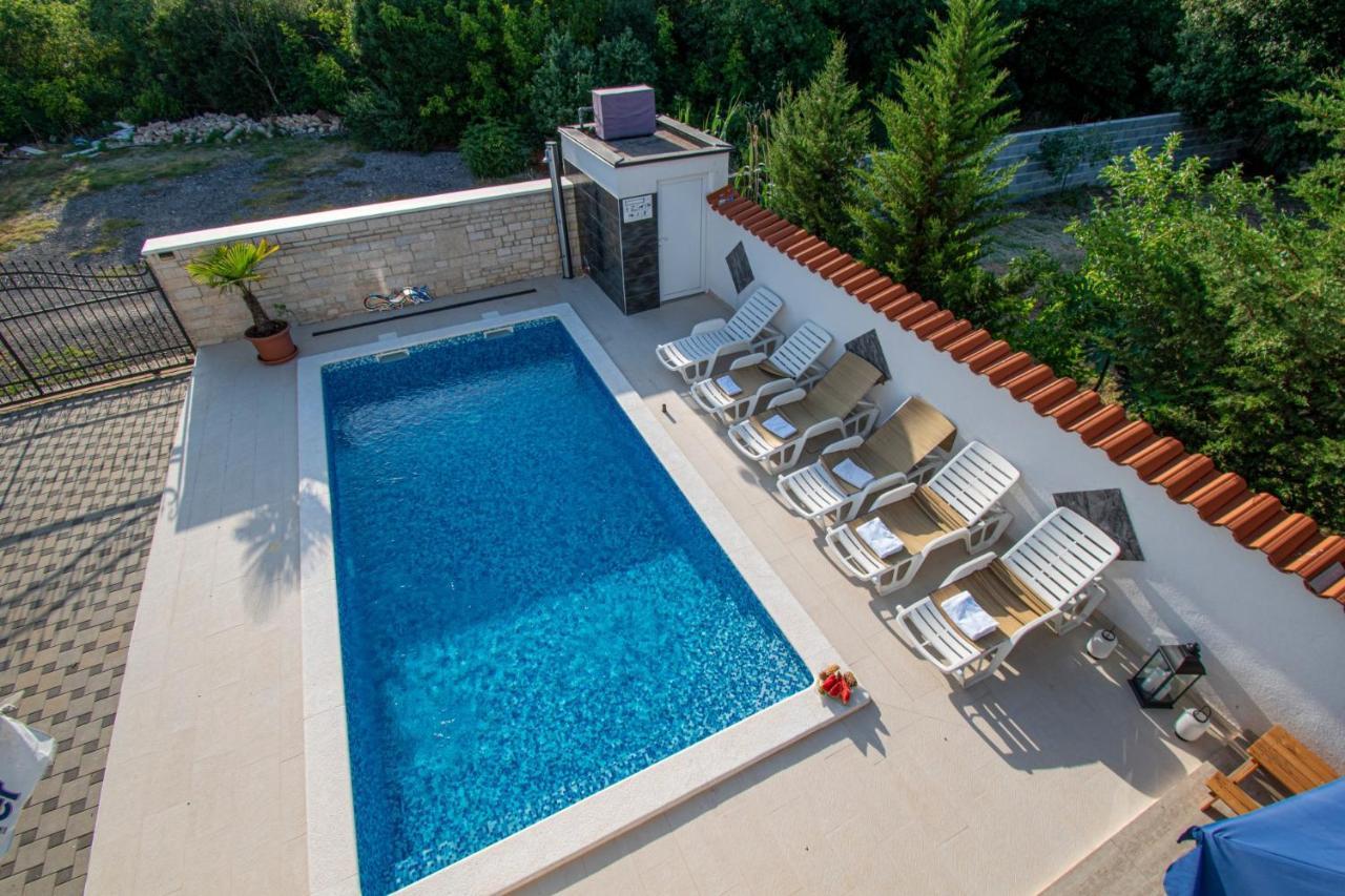 Apartments With Pool In Pula,Croatia Exterior foto